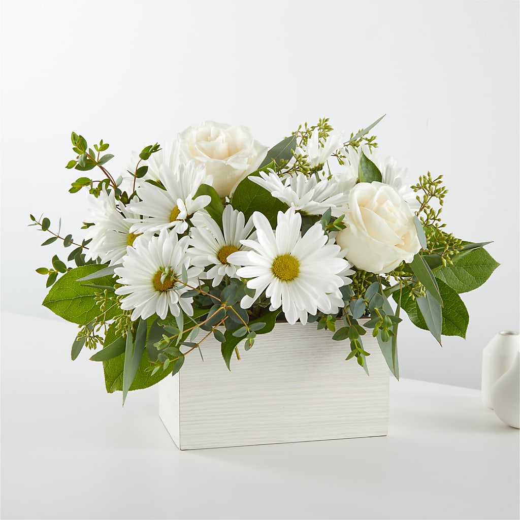 Fresh Linen Box Bouquet – Whittier Blossom Shop, Whittier CA