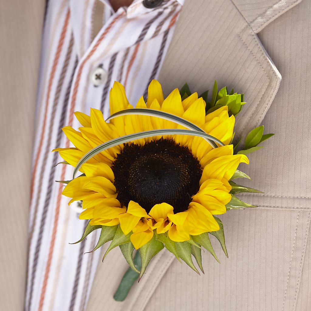 Free Spirit Boutonniere – Whittier Blossom Shop, Whittier CA